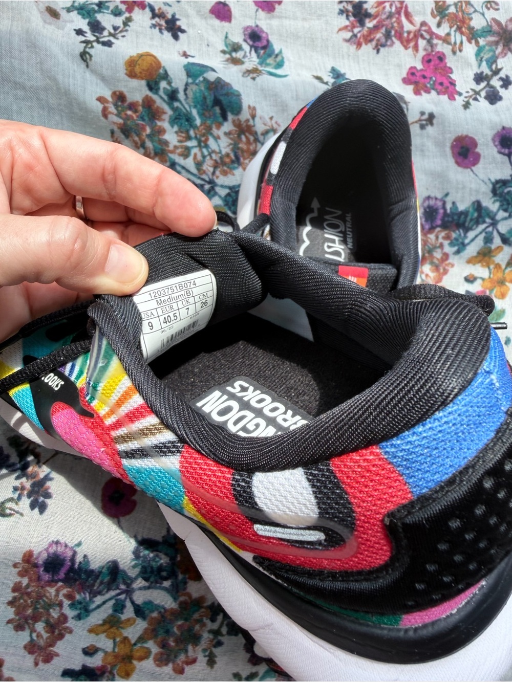 Brooks Trace 2 Lisa Congdon Rainbow Running Shoes Women’s 9 - Picture 7 of 8